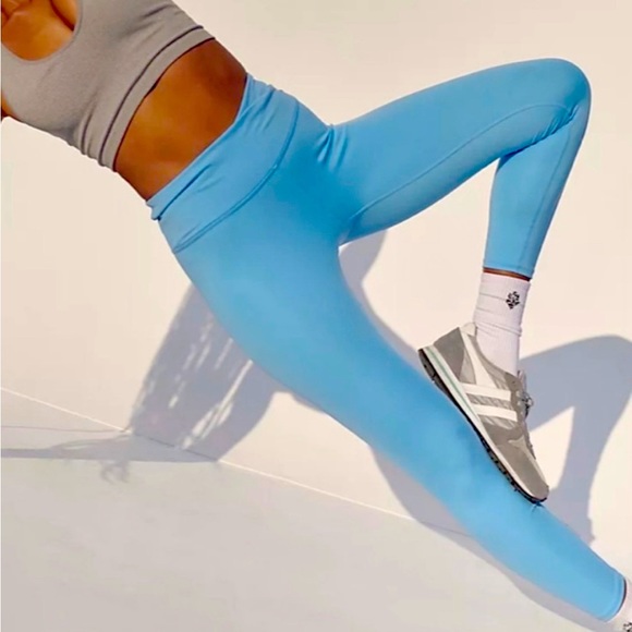 FREE PEOPLE Movement® Alaskan Blue Leggings Size L - NWOT 🫶🏻 - Picture 10 of 10